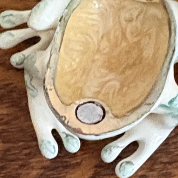 Crown Frog Prince Enamel Trinket Box - Picture 4 of 5